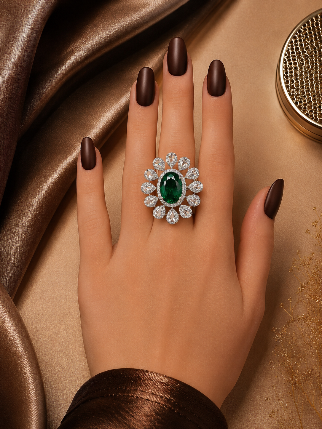 EMERALD CENTRE STONE WITH SIDE WHITE DIAMOND RING