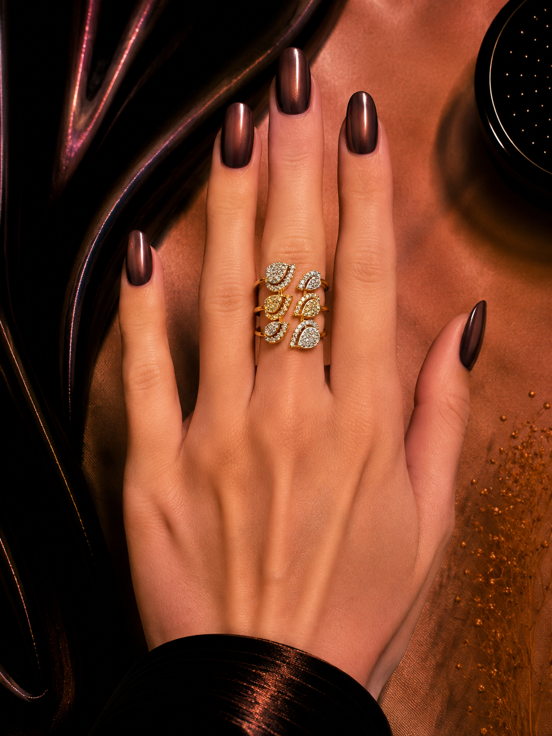 GEOMETRIC GOLD TONED LUXE GRID DIAMOND RING