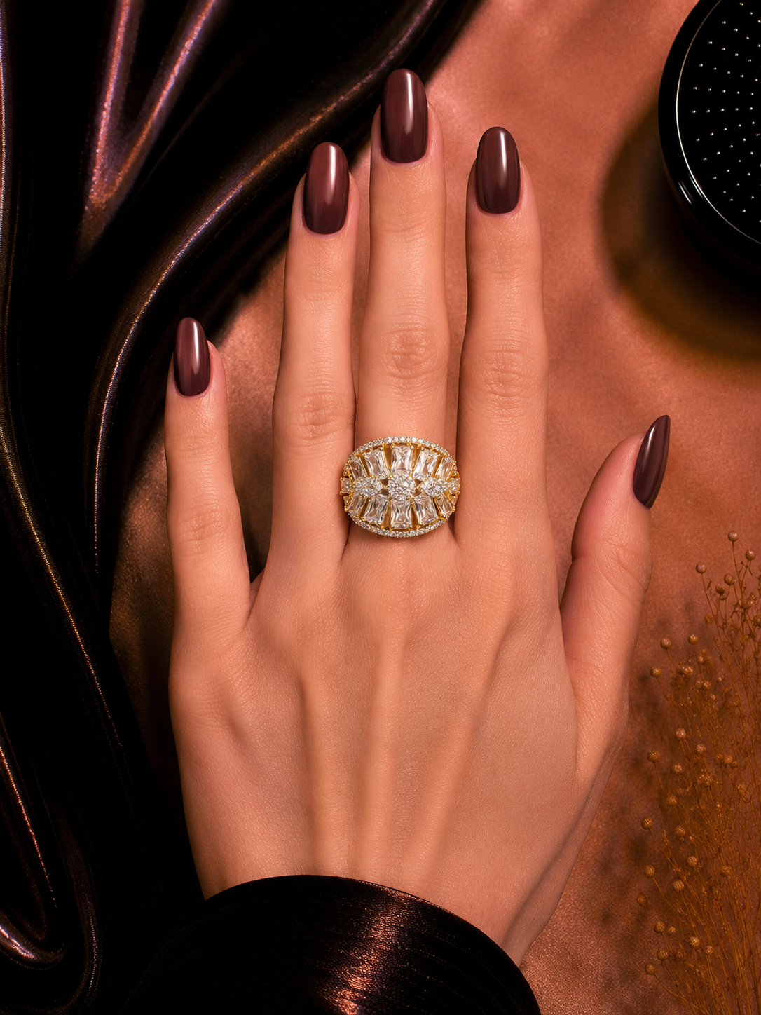 ELARA ROUND INTRICATE DIAMOND RING