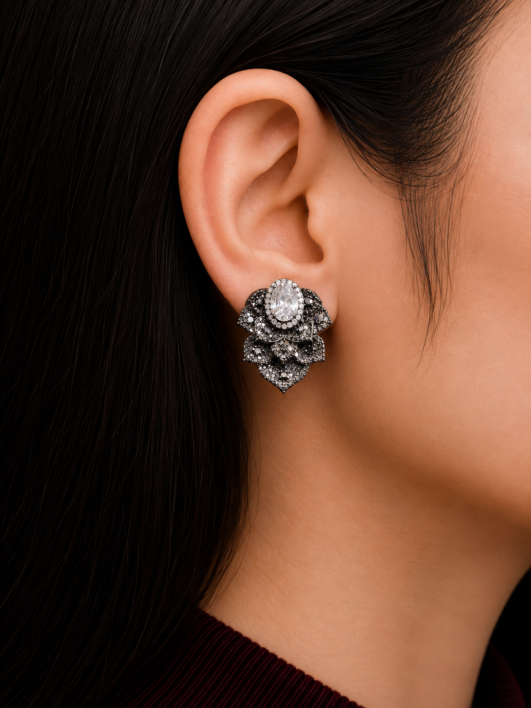BLACK FLORAL NANO SETTING DIAMOND STUDS