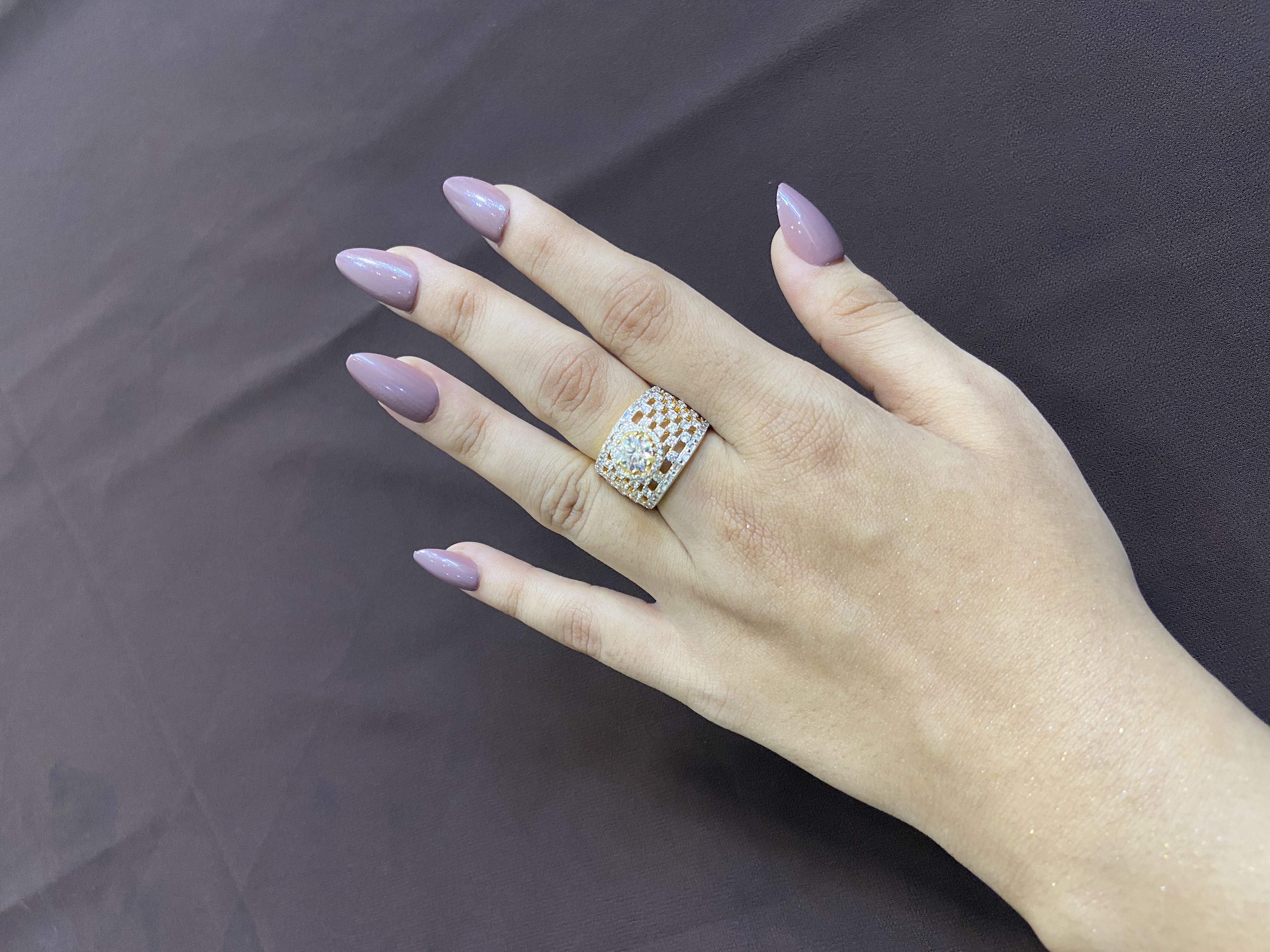 CENTRE DIAMOND WITH SIDE CHECKERED STONES RING