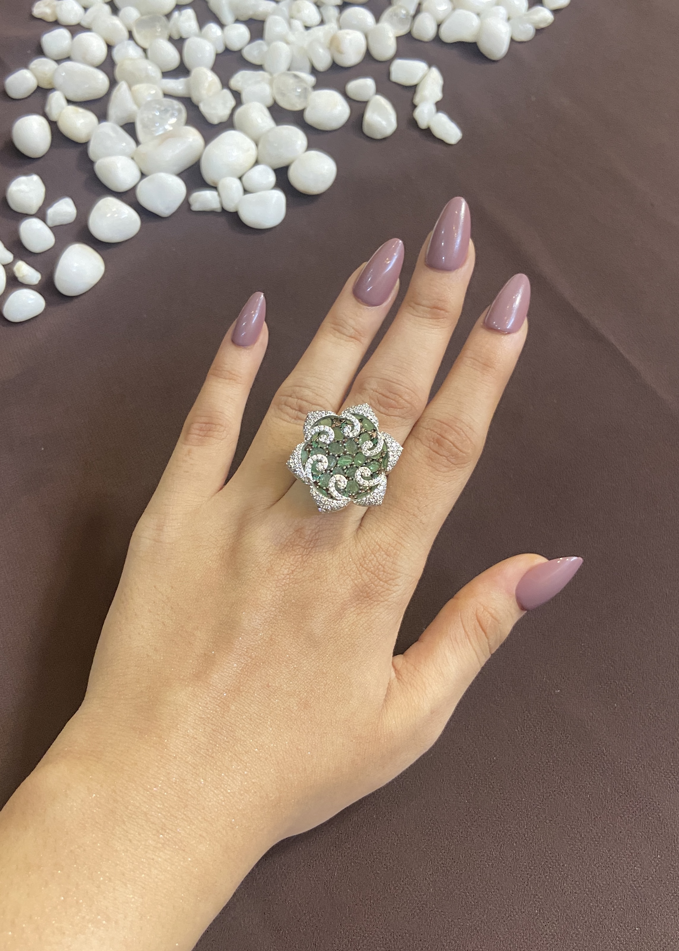 EMERALD STAR DIAMOND RING