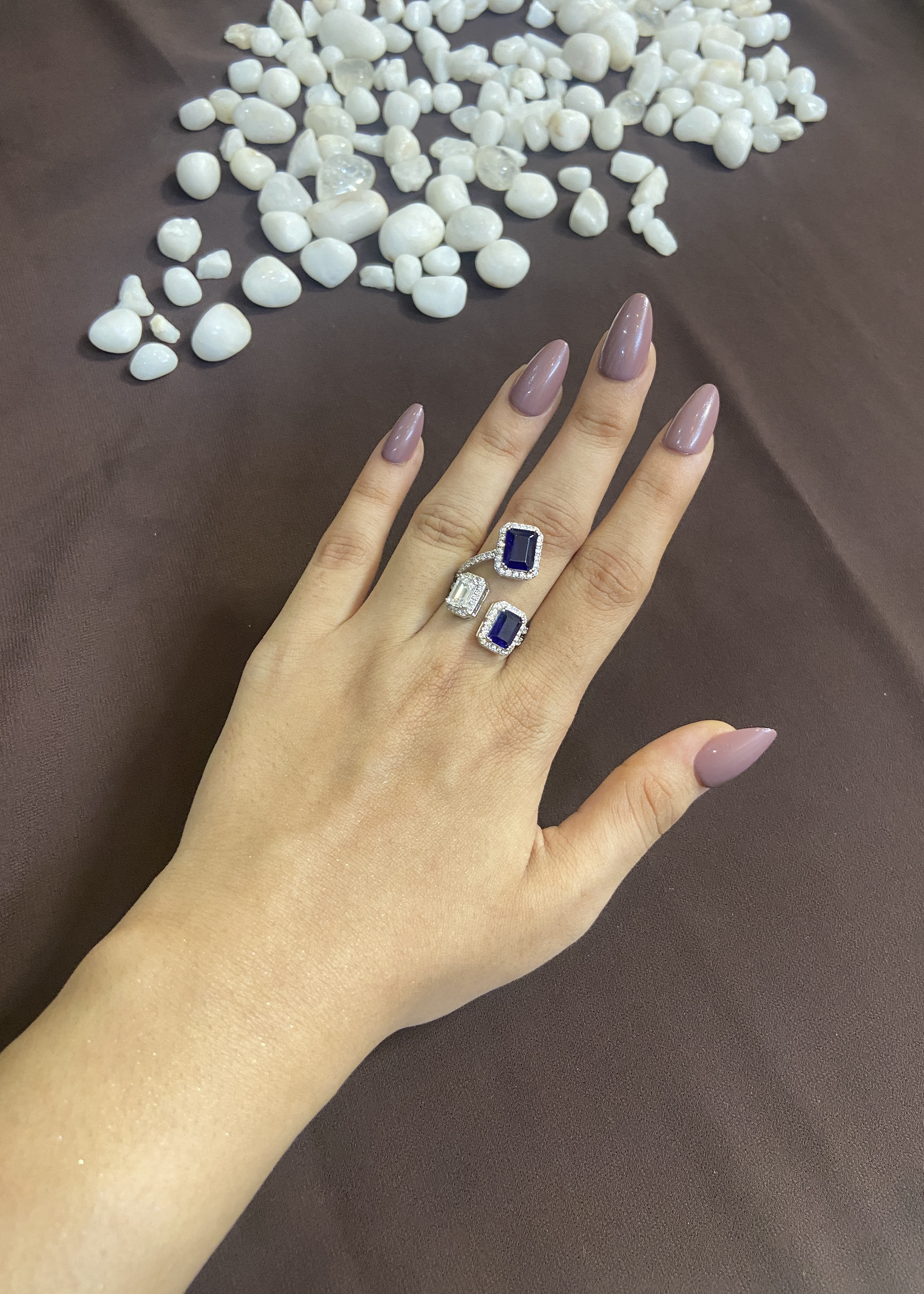 3 STONE SAPPHIRE RING