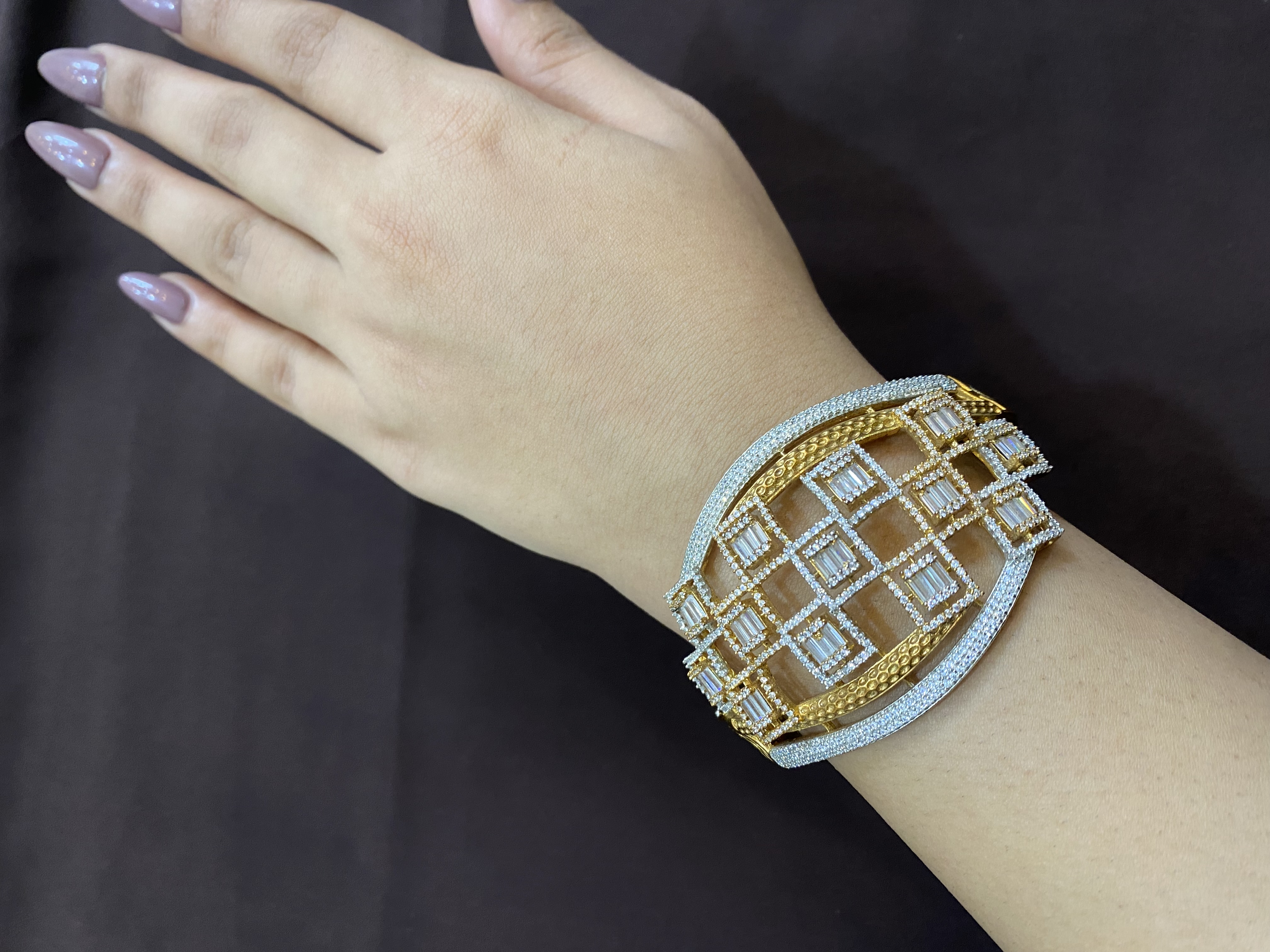 WHITE STONE WITH GOLD & SILVER DIAMONDS BRACELET