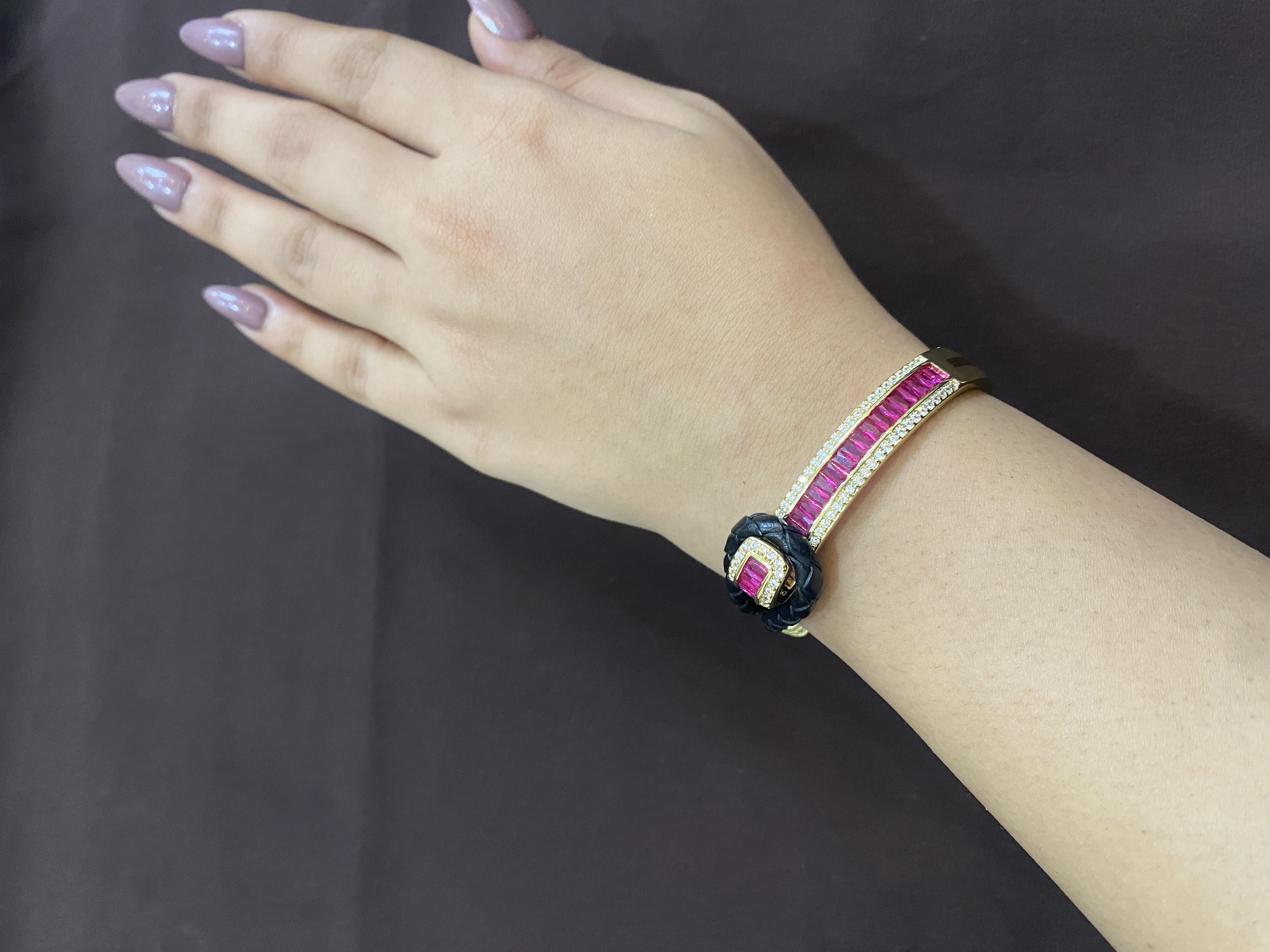 LEATHER BELT BRACELET WITH RUBY STONES